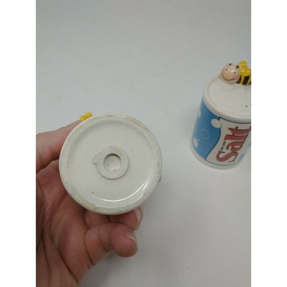 Shoebox Bee Salt And Pepper Shaker Set Great Table - Picture 4 of 8